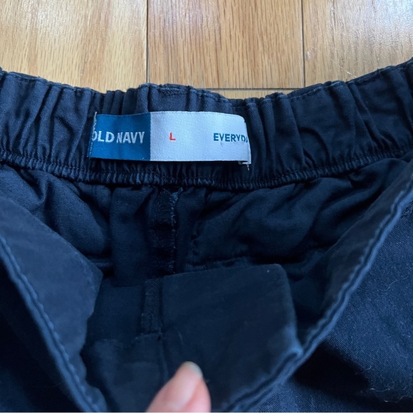 Old Navy women’s shorts, size L - Picture 2 of 6